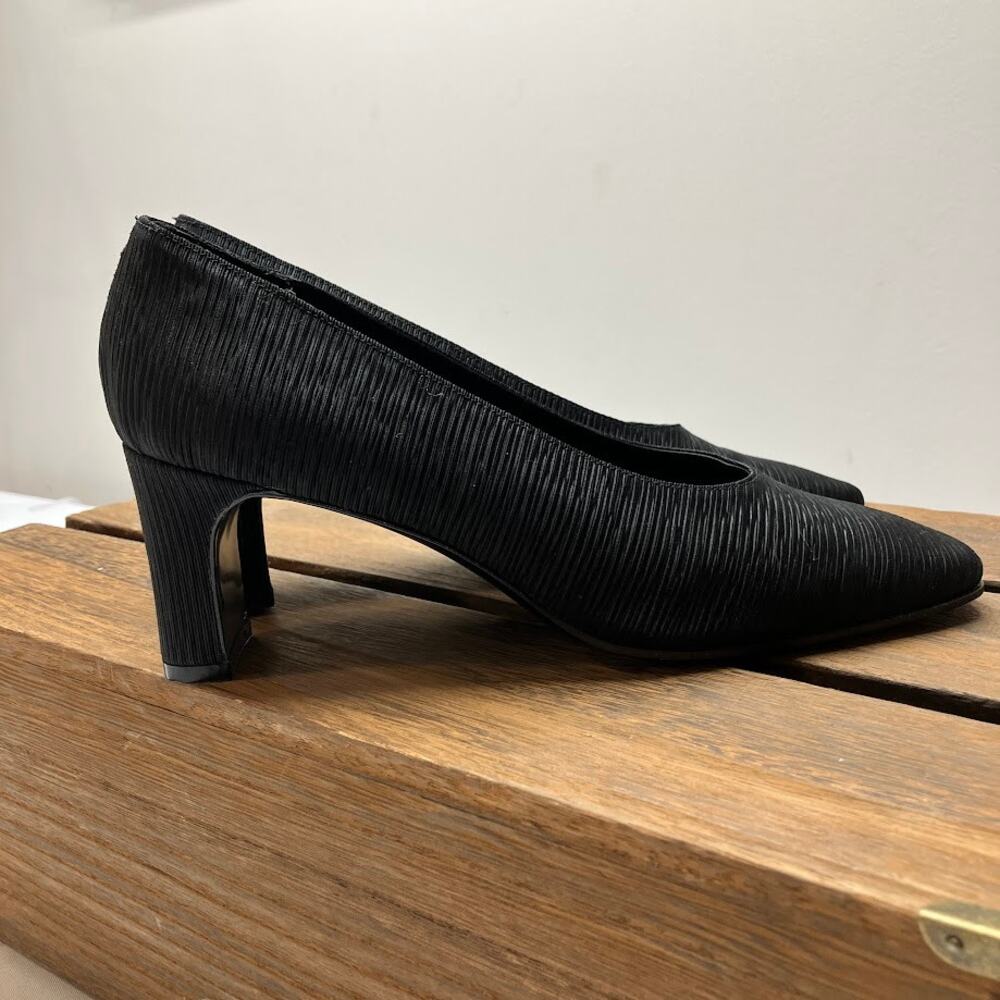 Vintage Giorgio Armani Black Textured Pumps Classic Block Heel Designer EU 38.5